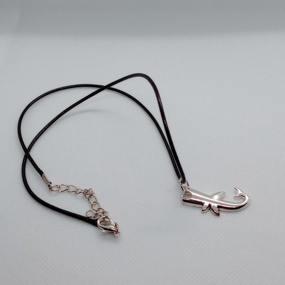 Men Shark Charm Fashion Necklace on 18 inch leather rope - Picture 3 of 3